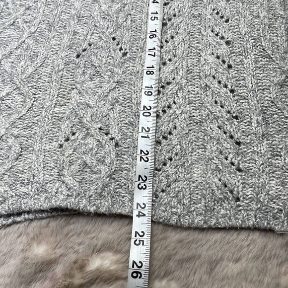 CAbi | Horizon Grey V-Neck Oversized Chunky Knit Sweater, #3848 - Picture 10 of 12